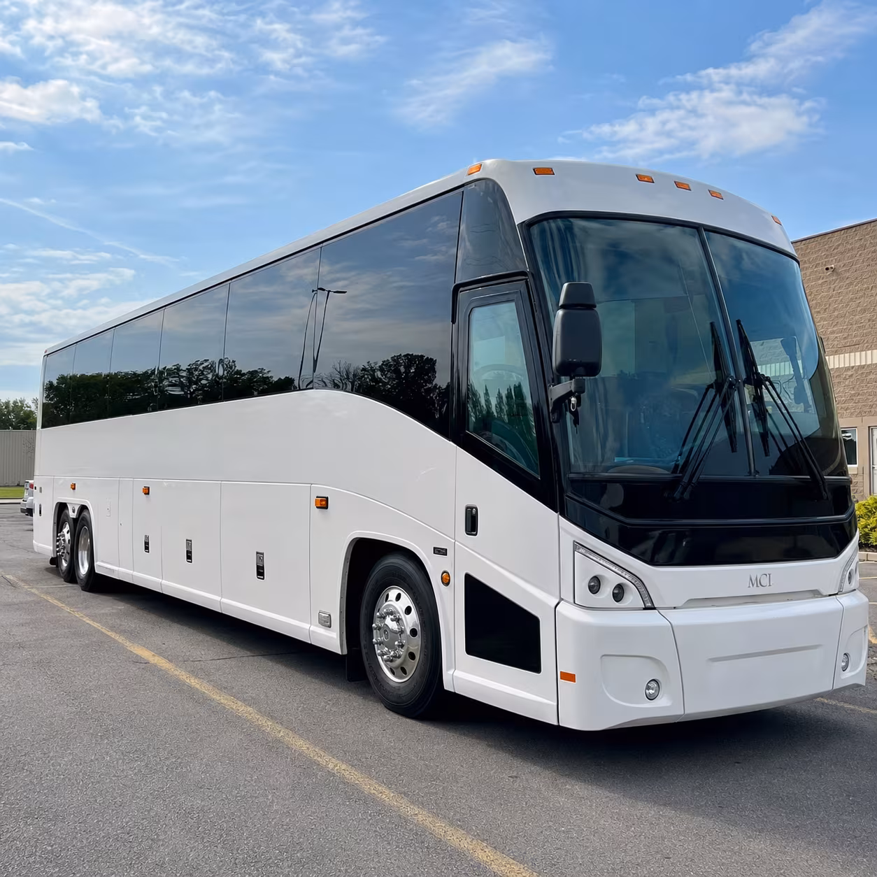 corporate airport transfer buses between beaumont and iah or hou